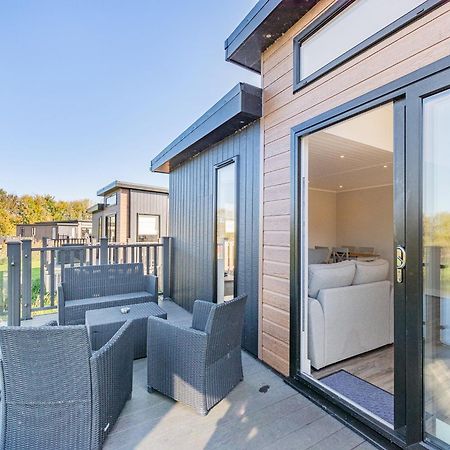 Waterside Hambleton Lakeside Lodges Poulton-le-Fylde Esterno foto