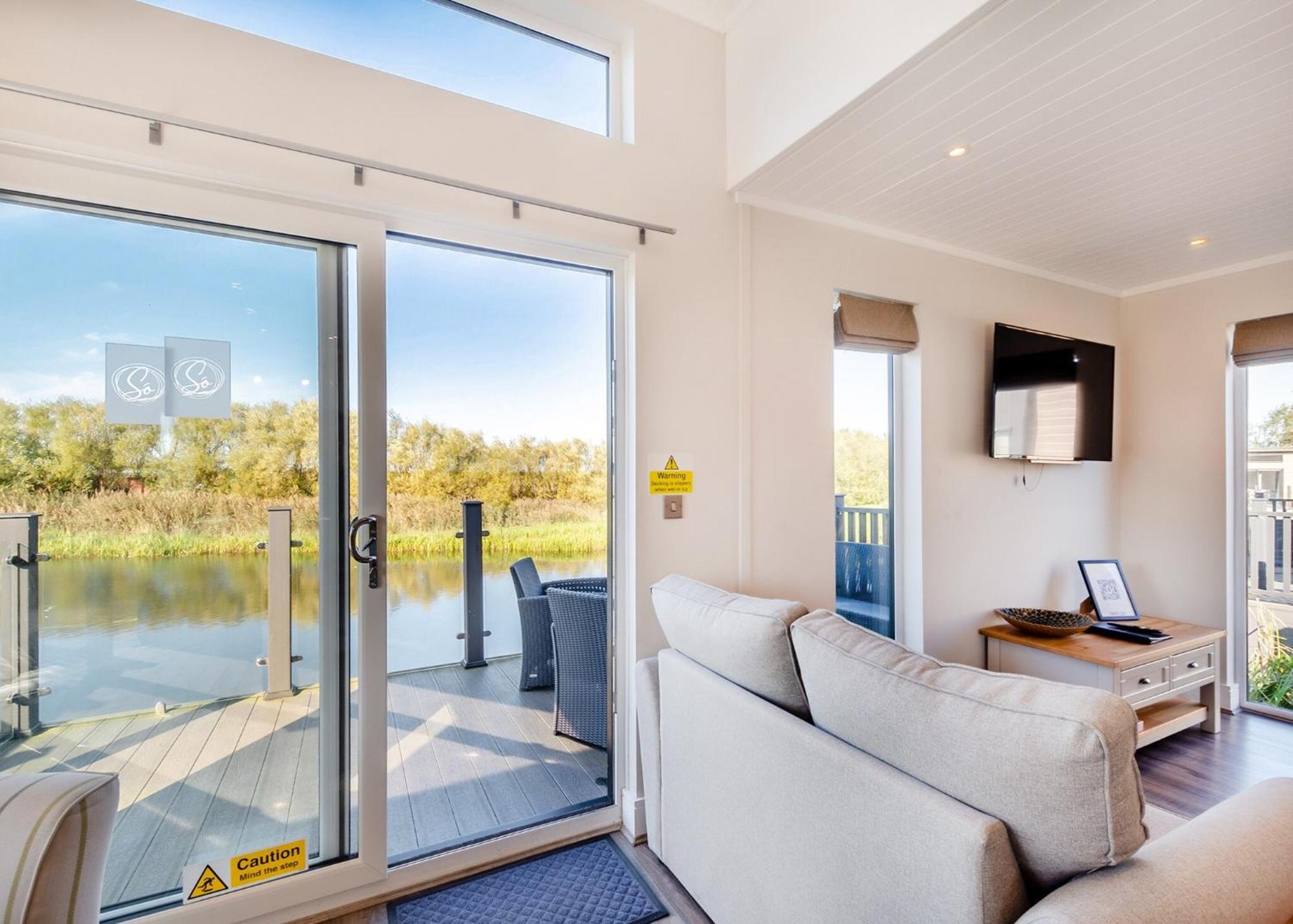 Waterside Hambleton Lakeside Lodges Poulton-le-Fylde Camera foto