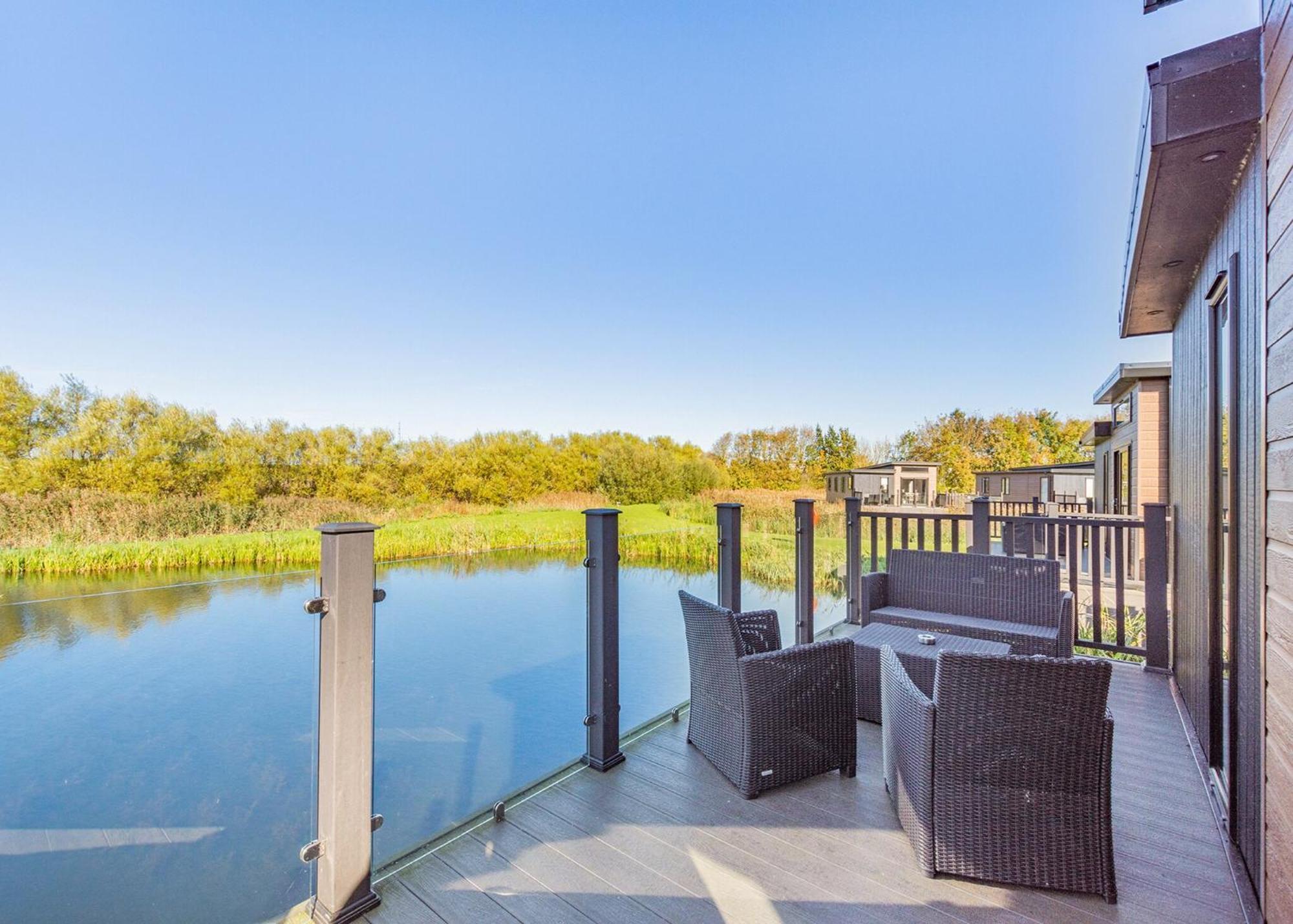 Waterside Hambleton Lakeside Lodges Poulton-le-Fylde Camera foto